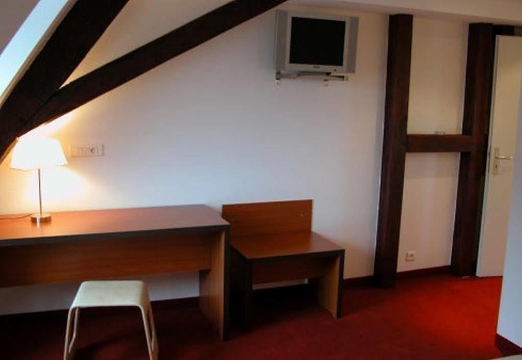 Hotel Restaurant Notre Dame آغينو المظهر الخارجي الصورة